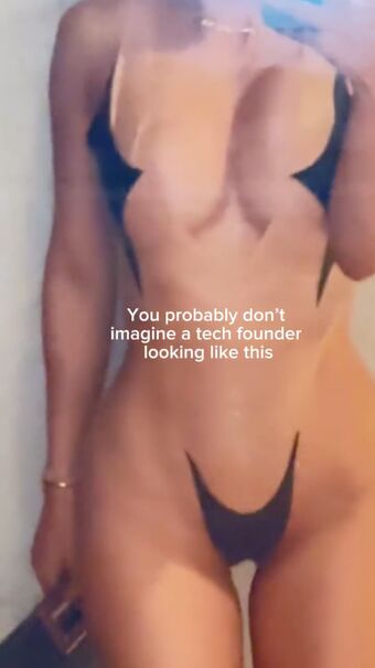 50tech50style Foto Nua Vazada OnlyFans 8
