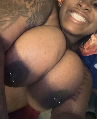 1charnaa Foto Nua Vazada OnlyFans 7