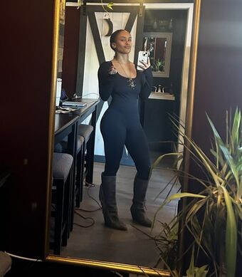 Aaliyeezy