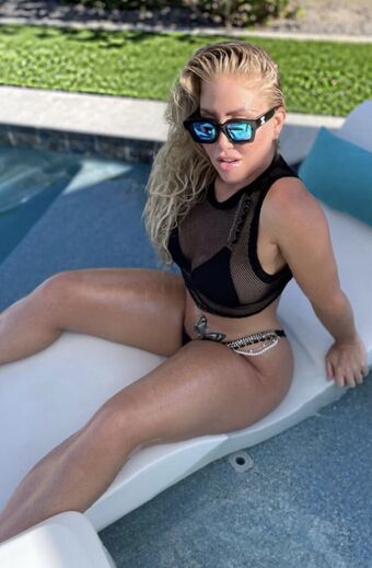 Adrielle Foto Nua Vazada OnlyFans 24