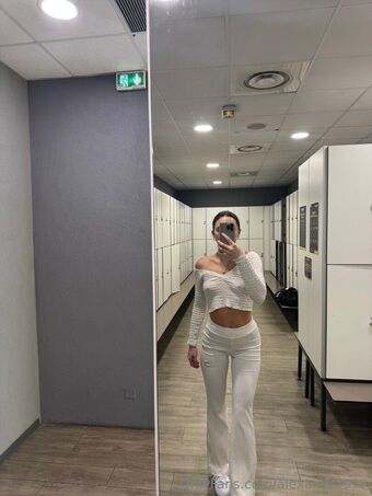 alexandra977