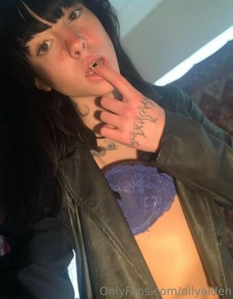 Allyaldenn Foto Nua Vazada OnlyFans 4