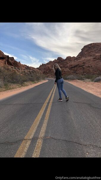 analiabigbuttfree