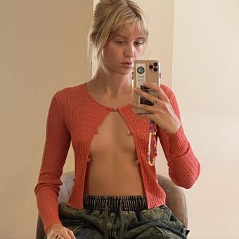 Angèle Foto Nua Vazada OnlyFans 20