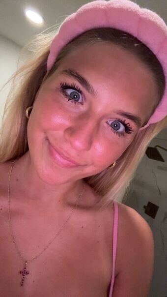 Aniela Leon Foto Nua Vazada OnlyFans 237
