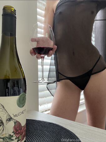 authenticallytipsy Foto Nua Vazada OnlyFans 1