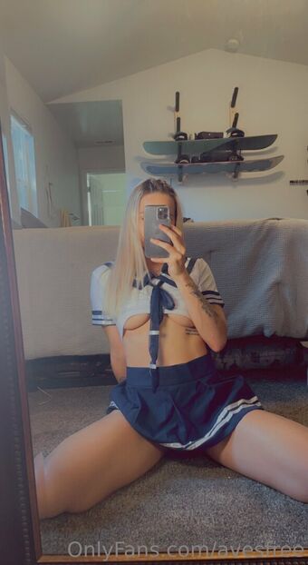 Avesfree Foto Nua Vazada OnlyFans 17