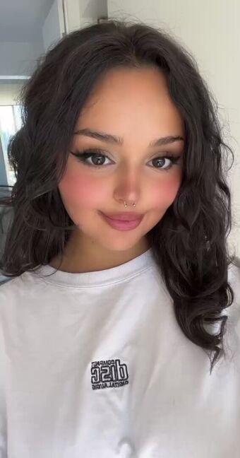 Baby Faced Hoe Foto Nua Vazada OnlyFans 1