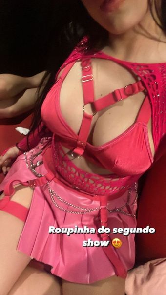 Bella Angel Dezoitou