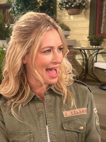 Beth Behrs Foto Nua Vazada OnlyFans 86
