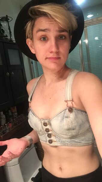 Bex Taylor-Klaus