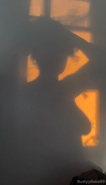 bustyybabe69 Foto Nua Vazada OnlyFans 4