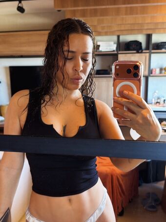 Cantora Flora Matos Foto Nua Vazada OnlyFans 22