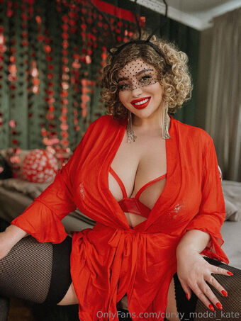 curvy_model_kate