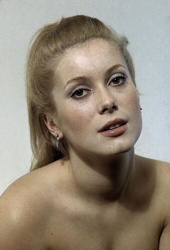 Deneuve Foto Nua Vazada OnlyFans 14