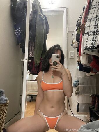 divineflora Foto Nua Vazada OnlyFans 9