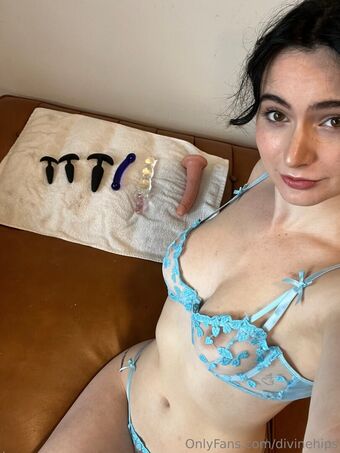 divinehips Foto Nua Vazada OnlyFans 24