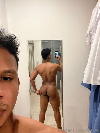 dm1998 Foto Nua Vazada OnlyFans 3