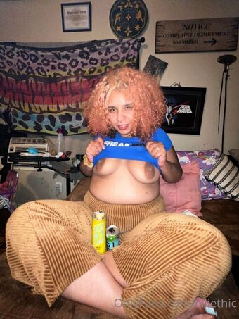 elliethic Foto Nua Vazada OnlyFans 1