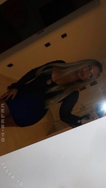 ema.mic Foto Nua Vazada OnlyFans 13