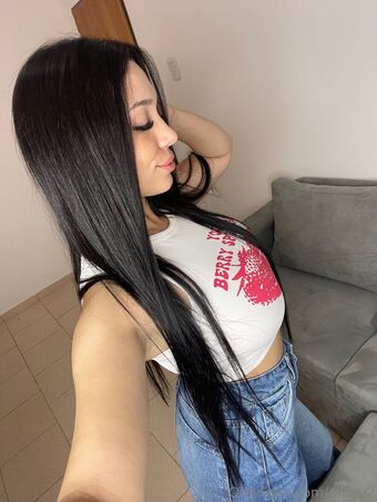 emav2 Foto Nua Vazada OnlyFans 3