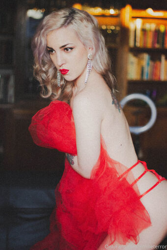 emilieterror Foto Nua Vazada OnlyFans 7
