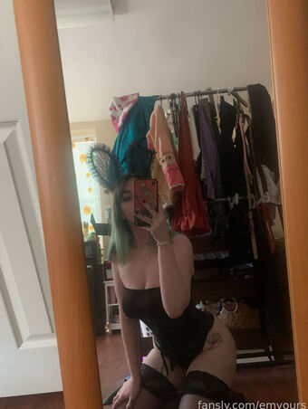 emyours Foto Nua Vazada OnlyFans 1