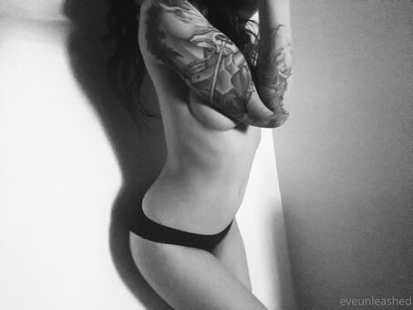 Eveunleashed Foto Nua Vazada OnlyFans 19