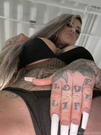 evilynink Foto Nua Vazada OnlyFans 12