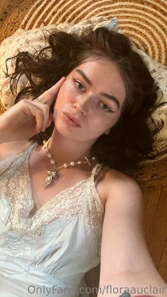 floraauclair Foto Nua Vazada OnlyFans 14