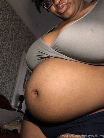 freakythickums Foto Nua Vazada OnlyFans 19