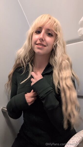 freemoon Foto Nua Vazada OnlyFans 30