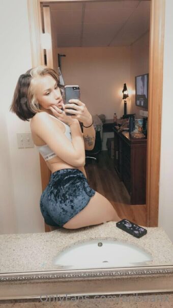 goddessvikfire Foto Nua Vazada OnlyFans 1