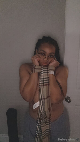 hebeejebee Foto Nua Vazada OnlyFans 15