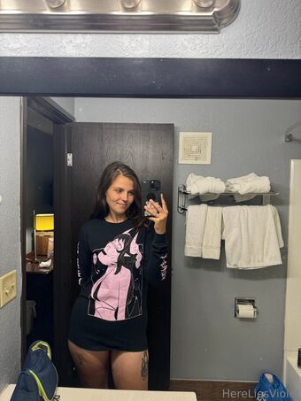 hereliesviolet