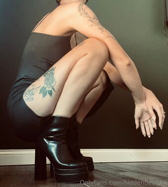 hiddenbee666 Foto Nua Vazada OnlyFans 1