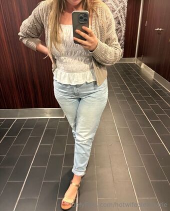 hotwifealexmarie Foto Nua Vazada OnlyFans 6