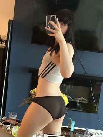 ickyypeach Foto Nua Vazada OnlyFans 8