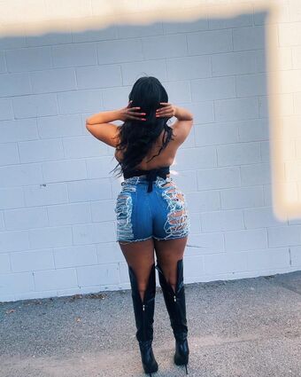 iLLi.y Foto Nua Vazada OnlyFans 32