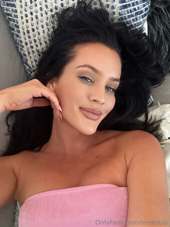 Ines Basic Foto Nua Vazada OnlyFans 9