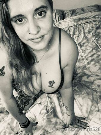 Iris528 Foto Nua Vazada OnlyFans 7