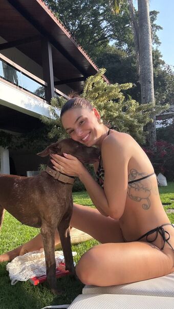 Isis Valverde