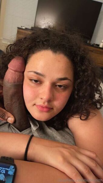 itsunnyszn Foto Nua Vazada OnlyFans 1