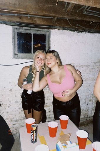 Julia & Olivia
