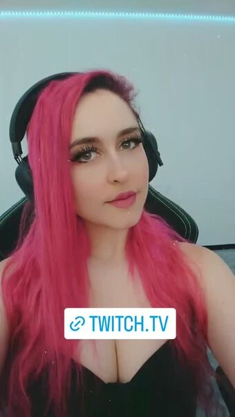 Juliversal Foto Nua Vazada OnlyFans 33