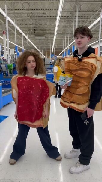 Kalogera Sisters Foto Nua Vazada OnlyFans 8