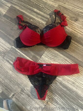 kellylilred Foto Nua Vazada OnlyFans 18