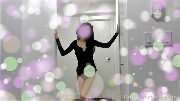 kvvvthy Foto Nua Vazada OnlyFans 6