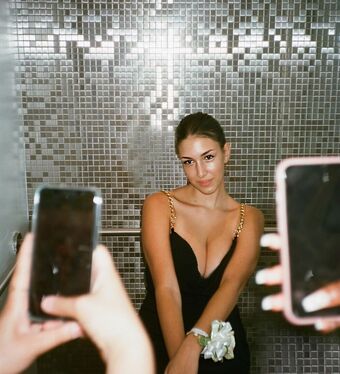 Leilani Azalea Foto Nua Vazada OnlyFans 37