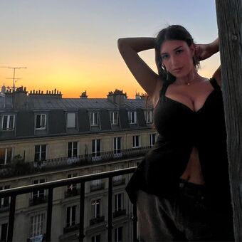 Leilani Azalea Foto Nua Vazada OnlyFans 39